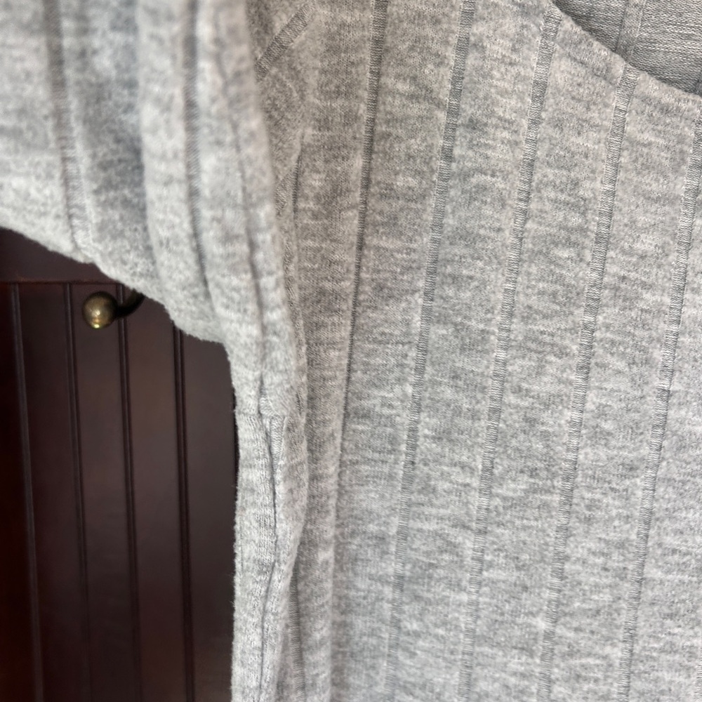 BY ANTHROPOLOGIE Scoop Neck Gray Ribbed Sweater Top Parisian Minimalist Size S - Picture 5 of 12